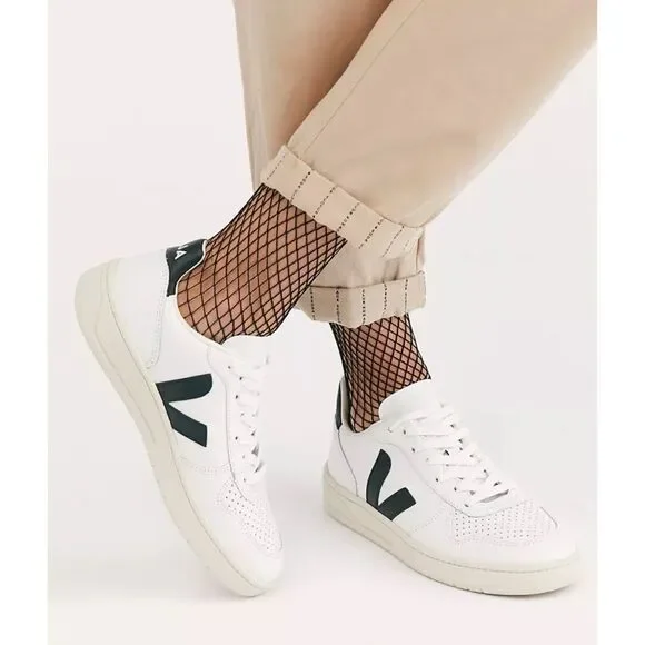 Veja V-10 Sneakers in Extra White / Black Size 8 - Picture 2 of 11
